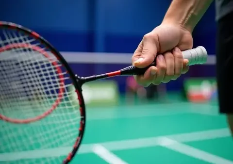 Bán Cầu Lông Cũ: Giá Rẻ, Địa Điểm Mua & Kinh Nghiệm Chọn Lọc