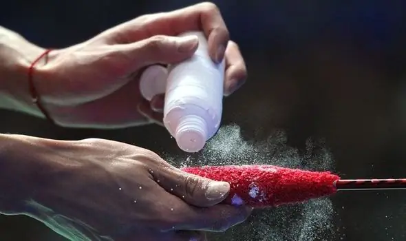 Bột Chống Trơn Cầu Lông: Giải Pháp Giữ Vợt, Tăng Cú Đánh Hiệu Quả