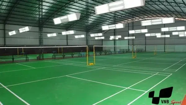 Cách Lắp Đèn Sân Cầu Lông: Tiêu Chuẩn, Vị Trí & Giải Pháp Chiếu Sáng Tối Ưu