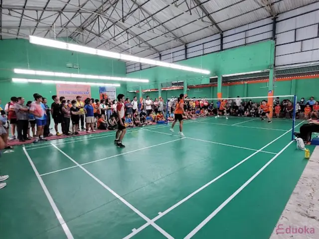 Khám Phá Sân Cầu Lông Hoài Phương: Đánh Giá Chi Tiết, Giá Thuê & Tiện Ích