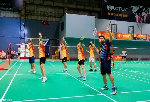 Khóa Học Cầu Lông Cho Người Lớn: Hướng Dẫn Toàn Diện Từ Cơ Bản Đến Nâng Cao