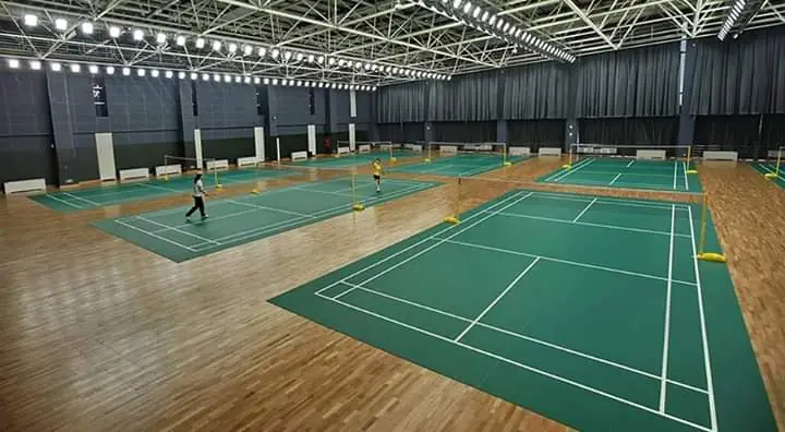 Đèn Sân Cầu Lông: Tiêu Chuẩn Chiếu Sáng, Cách Chọn & Lắp Đặt Chuẩn Thi Đấu