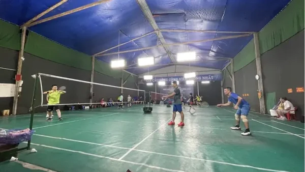 Đèn LED Sân Cầu Lông: Tiêu Chuẩn, Cách Chọn & Lắp Đặt Hiệu Quả