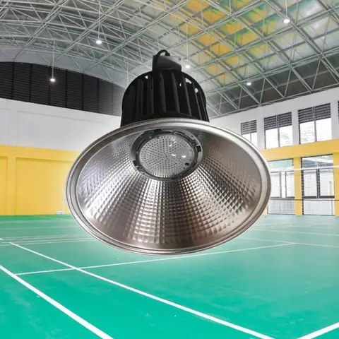 Đèn LED Sân Cầu Lông Trong Nhà: Tiêu Chuẩn, Cách Chọn & Lắp Đặt Chuẩn Thi Đấu