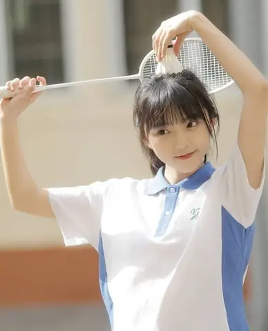 Cô Giáo Đánh Cầu Lông Xinh Đẹp: Kỹ Năng Đỉnh Cao Gây Sốt Mạng Xã Hội