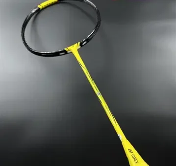 Giá Vợt Cầu Lông Yonex Chính Hãng: Top Mẫu, Ưu Đãi & Lưu Ý Mua