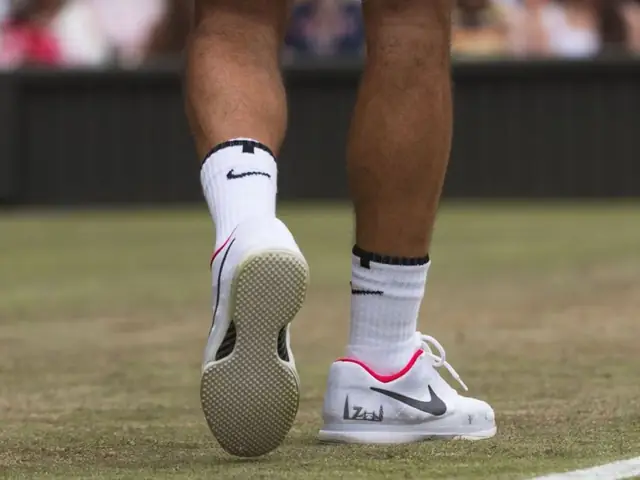 Giày Cầu Lông Nike Chính Hãng: Chọn Đôi Phù Hợp Cho Mọi Trình Độ