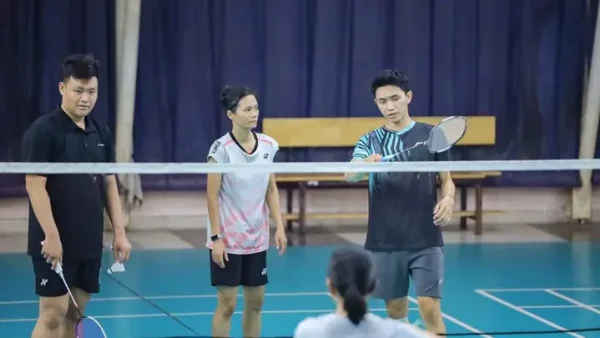 Hướng Dẫn Học Đánh Cầu Lông Cơ Bản: Kỹ Thuật, Tư Thế Và Cách Tập Luyện Cho Người Mới