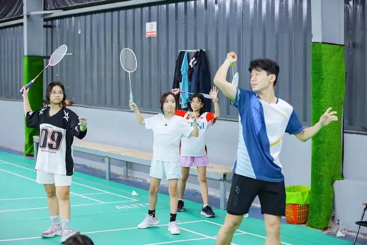 Top Lớp Học Cầu Lông Uy Tín & Chất Lượng: Hướng Dẫn Chọn Nơi Học Phù Hợp Nhất Top Lớp Học Cầu Lông Uy Tín & Chất Lượng: Hướng Dẫn Chọn Nơi Học Phù Hợp Nhất