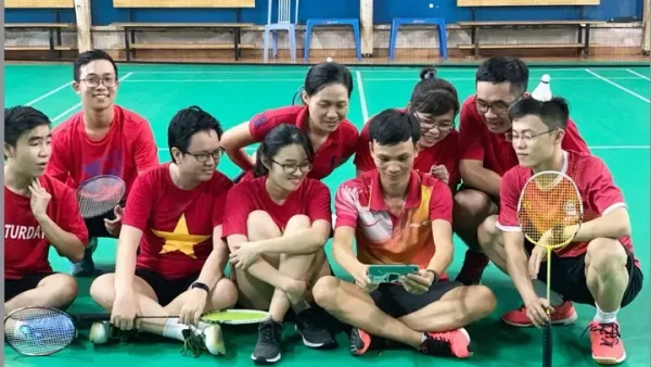 Lớp Dạy Cầu Lông TPHCM: Top Địa Điểm Uy Tín & Học Phí Chi Tiết