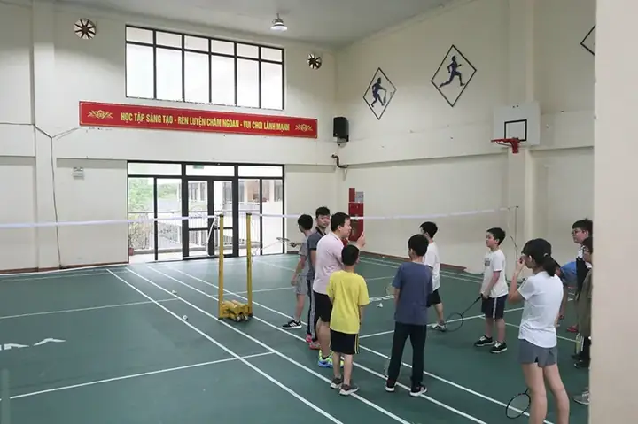 Lớp Học Cầu Lông Hà Nội: Top Địa Chỉ Uy Tín & Chi Phí Chi Tiết 2025