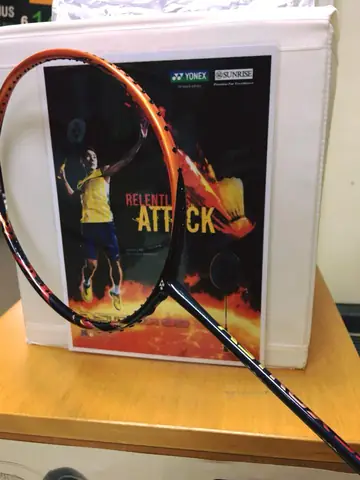 Mua Vợt Cầu Lông Yonex Chính Hãng TPHCM: Cửa Hàng Uy Tín & Kinh Nghiệm Chọn Mua