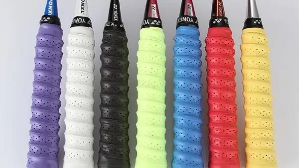 Top Quấn Cán Vợt Cầu Lông Loại Tốt Nhất: Tiêu Chí Chọn & Các Thương Hiệu Phổ Biến