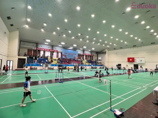 Tìm Sân Cầu Lông Đại Học Sư Phạm: Địa Chỉ, Giá Thuê & Đặt Sân