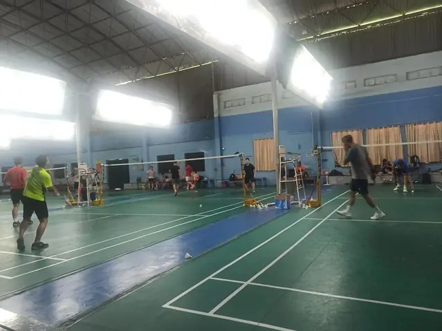 Sân Cầu Lông Đầu Máy Xe Lửa: Thông Tin Chi Tiết, Giá Thuê Và Đánh Giá Từ Người Chơi