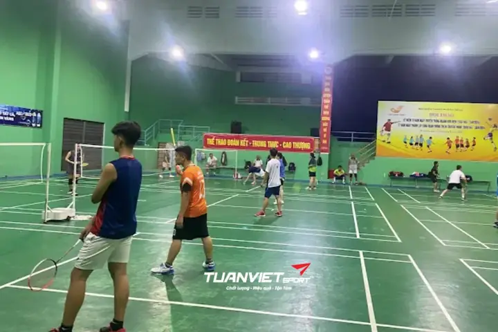 Top Sân Cầu Lông Hải Châu Đà Nẵng: Danh Sách, Giá Thuê & Kinh Nghiệm