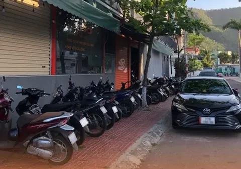Sân Cầu Lông Hoa Lư: Địa Điểm, Đánh Giá & Thông Tin Cần Biết