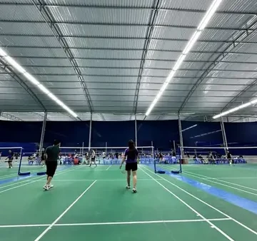 Sân Cầu Lông Hoàng Hoa Thám Tân Bình: Địa Chỉ, Giá Thuê & Đánh Giá Chi Tiết