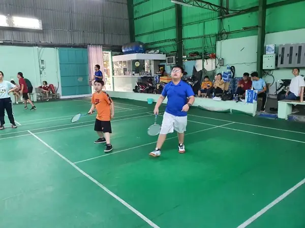 Review Sân Cầu Lông Hoàng Kim: Giá Thuê, Dịch Vụ Và Tiện Ích Chi Tiết