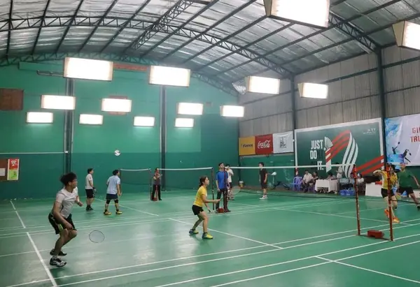 Review Sân Cầu Lông Kỳ Hòa Quận 10: Giá Thuê, Tiện Ích & Đánh Giá Chi Tiết