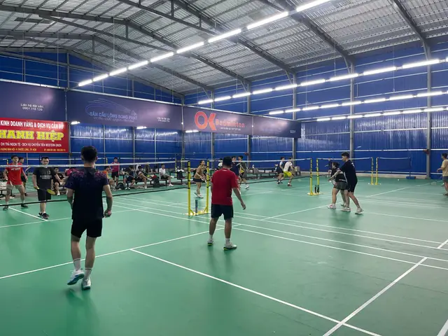 Tìm Sân Cầu Lông Linh Đàm: Danh Sách, Địa Điểm & Kinh Nghiệm Hay Nhất