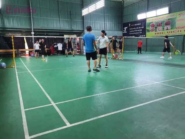 Sân Cầu Lông Quận 7 Tân Phong: Địa Chỉ, Giá Thuê & Kinh Nghiệm Chọn Sân Tốt Nhất