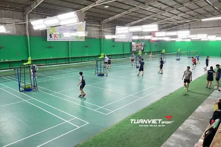 Danh Sách Sân Cầu Lông Quận Tân Phú: Địa Chỉ, Giá Thuê & Đánh Giá Chi Tiết