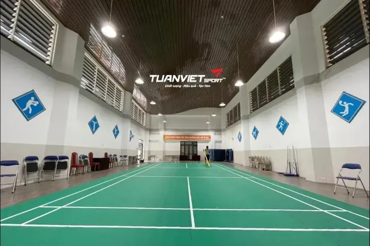 Top Sân Cầu Lông Quận Tây Hồ: Danh Sách Địa Chỉ & Kinh Nghiệm Thuê