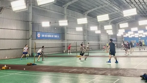 Sân Cầu Lông Tao Đàn: Thông Tin Chi Tiết, Giá Thuê Và Đánh Giá Địa Điểm Yêu Thích Tại Quận 1