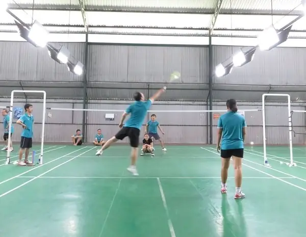 Sân Cầu Lông Viettel Hoàng Hoa Thám: Địa Chỉ, Giá Thuê & Đánh Giá Chi Tiết