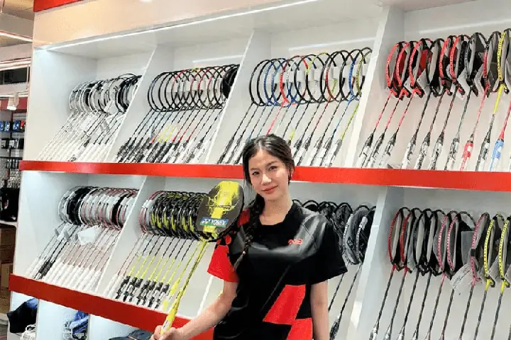Cửa Hàng Cầu Lông Uy Tín: Chọn Mua Vợt, Giày & Phụ Kiện Chính Hãng Cửa Hàng Cầu Lông Uy Tín: Chọn Mua Vợt, Giày & Phụ Kiện Chính Hãng