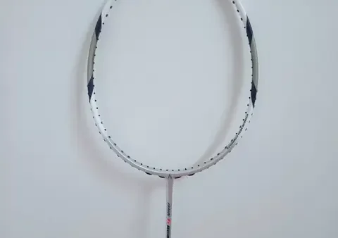 Vợt Cầu Lông Yonex Titanium Mesh: Chọn Vợt Chất Lượng, Nâng Tầm Lối Chơi