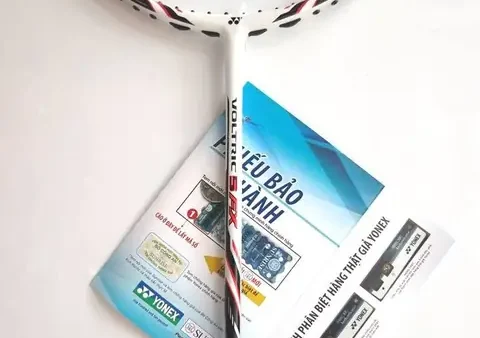 Vợt Cầu Lông Yonex Voltric 5 FX: Thông Số, Đánh Giá & Người Phù Hợp